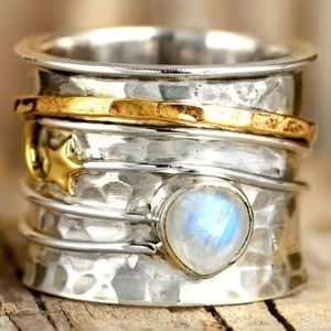 Beautiful ring size 6